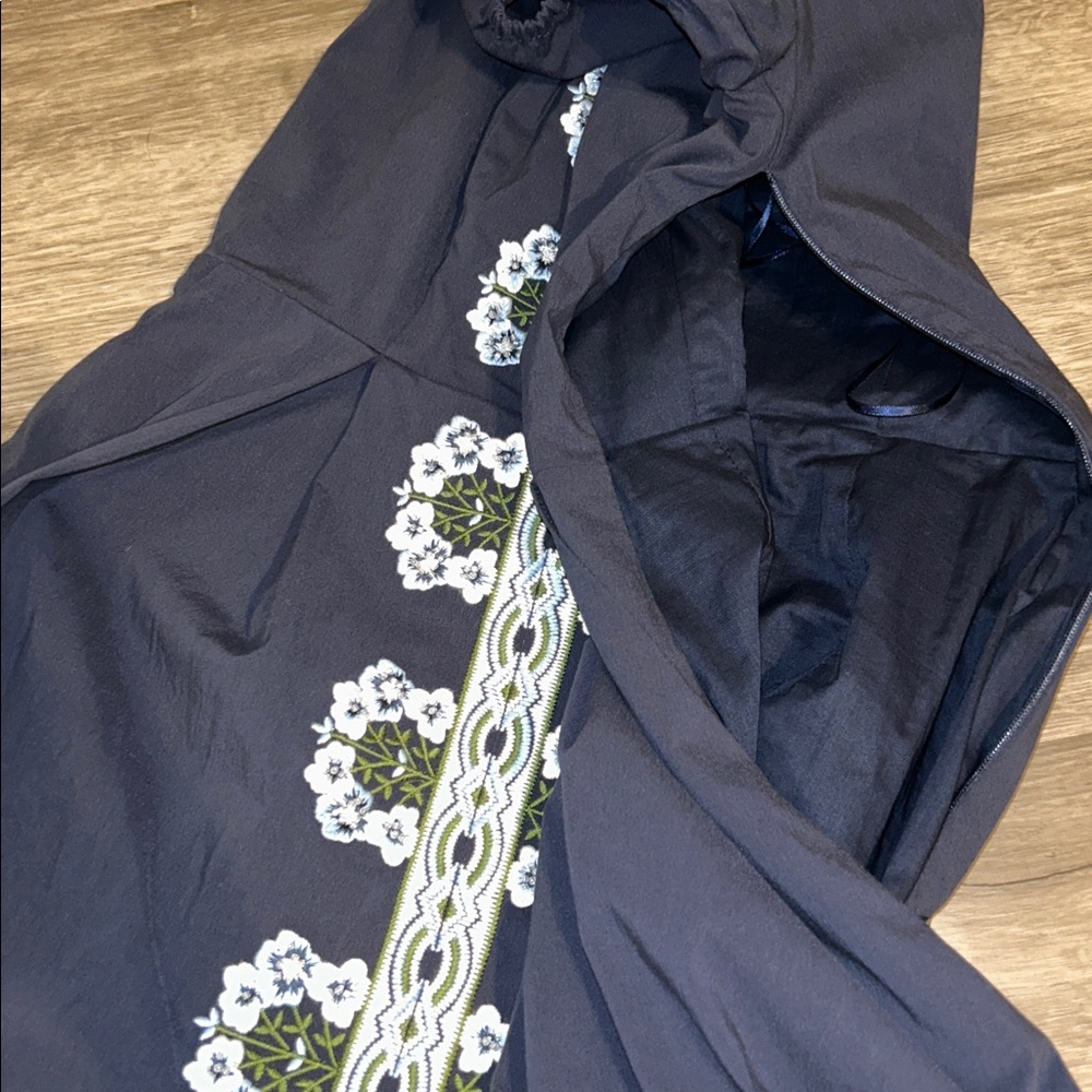 ELIE TAHARI The Faye Pleated Floral-Embroidered Midi Dress - Picture 13 of 16